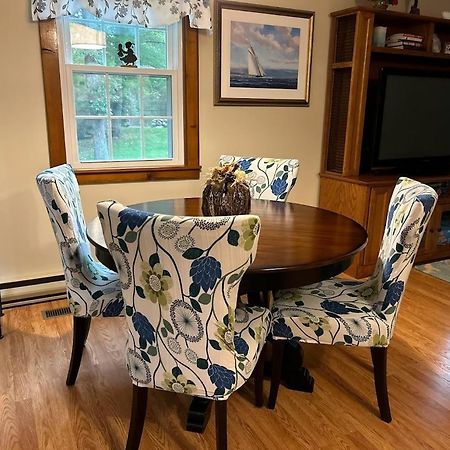 Cozy Bungalow Just Minutes From Mystic, Westerly Beaches, Boating And Casinos! Bungalow Groton Kültér fotó
