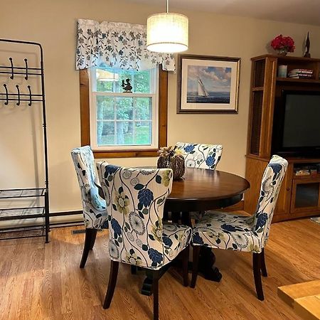 Cozy Bungalow Just Minutes From Mystic, Westerly Beaches, Boating And Casinos! Bungalow Groton Kültér fotó