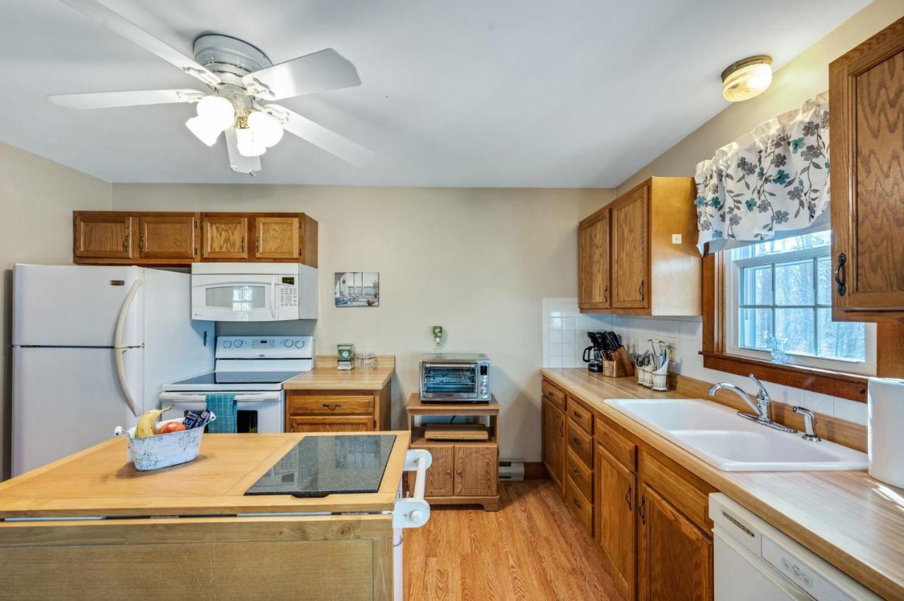 Cozy Bungalow Just Minutes From Mystic, Westerly Beaches, Boating And Casinos! Bungalow Groton Kültér fotó
