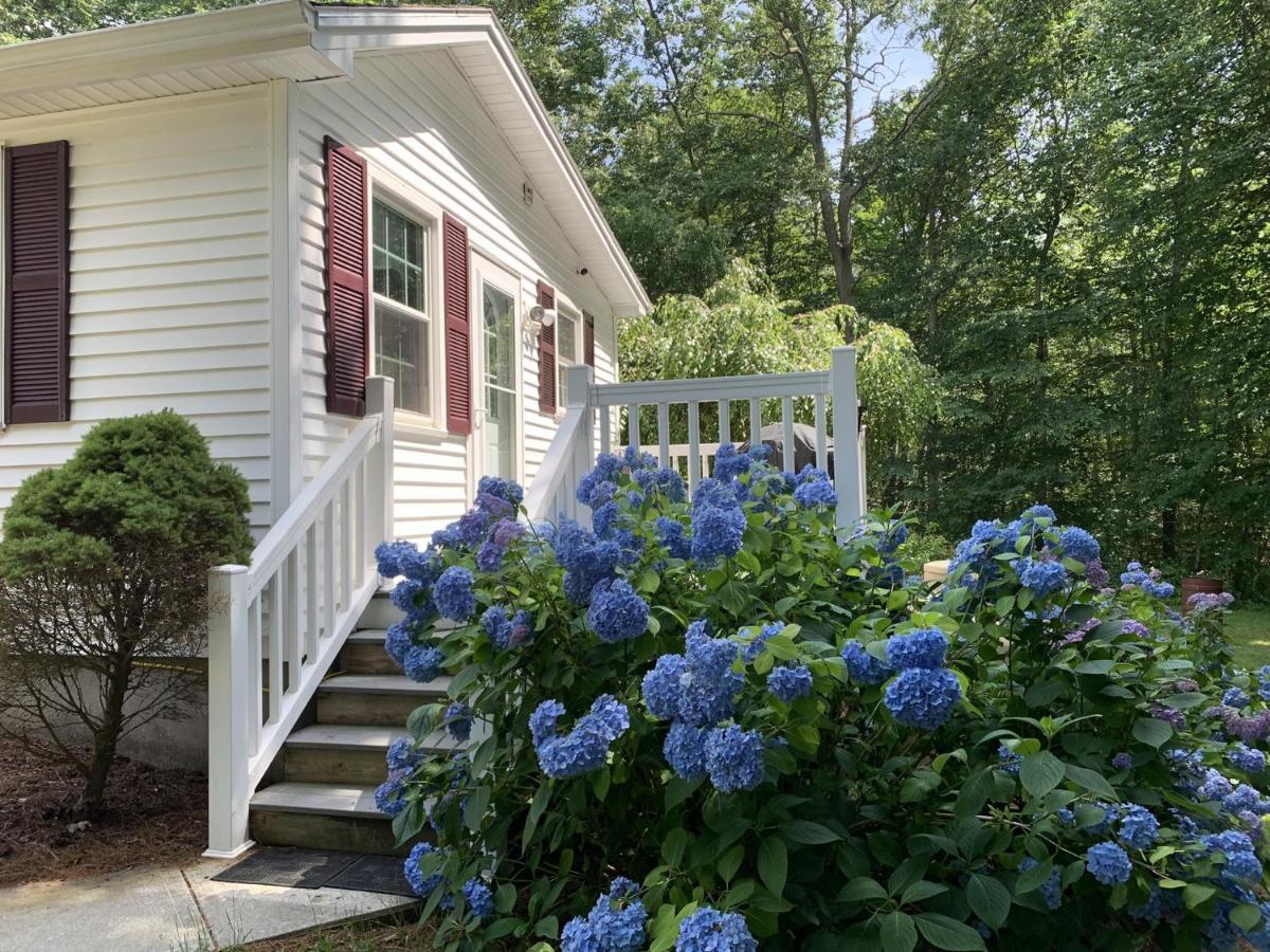Cozy Bungalow Just Minutes From Mystic, Westerly Beaches, Boating And Casinos! Bungalow Groton Kültér fotó