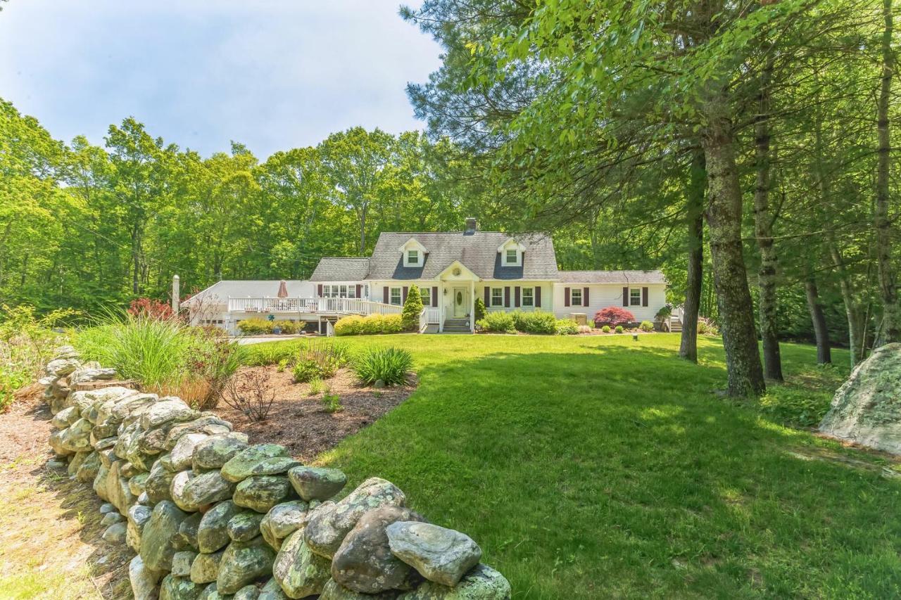 Cozy Bungalow Just Minutes From Mystic, Westerly Beaches, Boating And Casinos! Bungalow Groton Kültér fotó