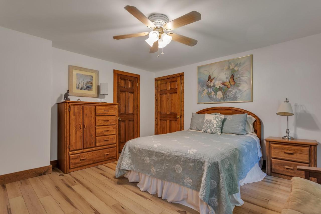 Cozy Bungalow Just Minutes From Mystic, Westerly Beaches, Boating And Casinos! Bungalow Groton Kültér fotó