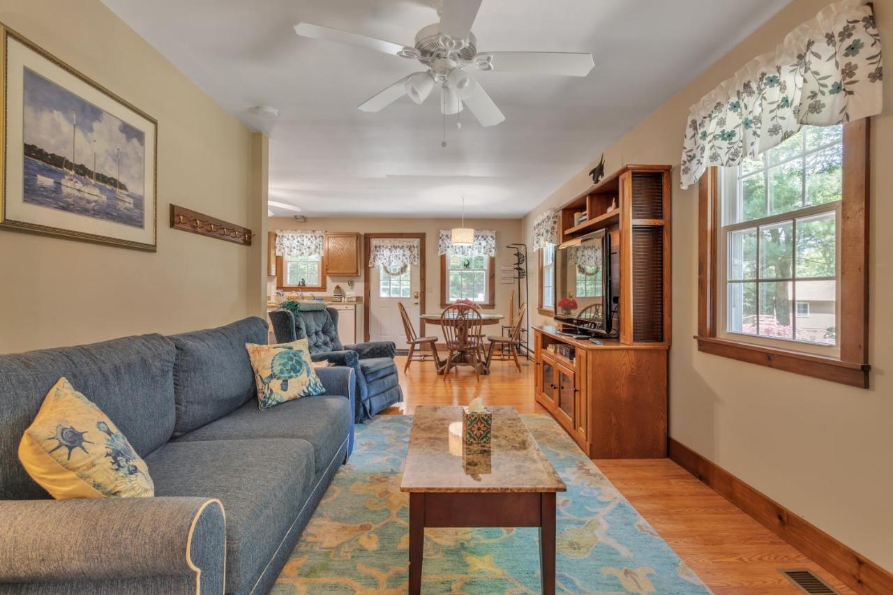 Cozy Bungalow Just Minutes From Mystic, Westerly Beaches, Boating And Casinos! Bungalow Groton Kültér fotó