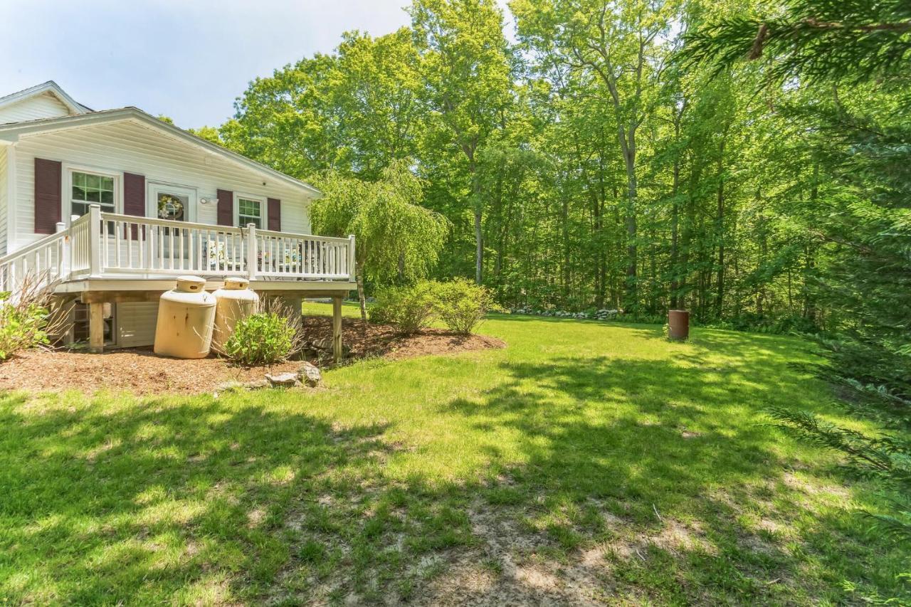 Cozy Bungalow Just Minutes From Mystic, Westerly Beaches, Boating And Casinos! Bungalow Groton Kültér fotó