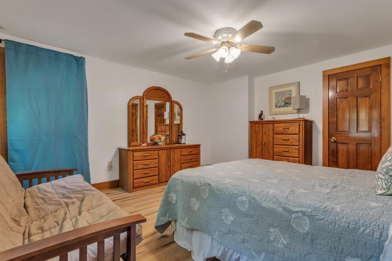 Cozy Bungalow Just Minutes From Mystic, Westerly Beaches, Boating And Casinos! Bungalow Groton Kültér fotó